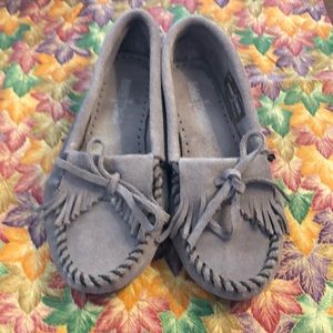 Women Minnetonka Kilty - Size 6